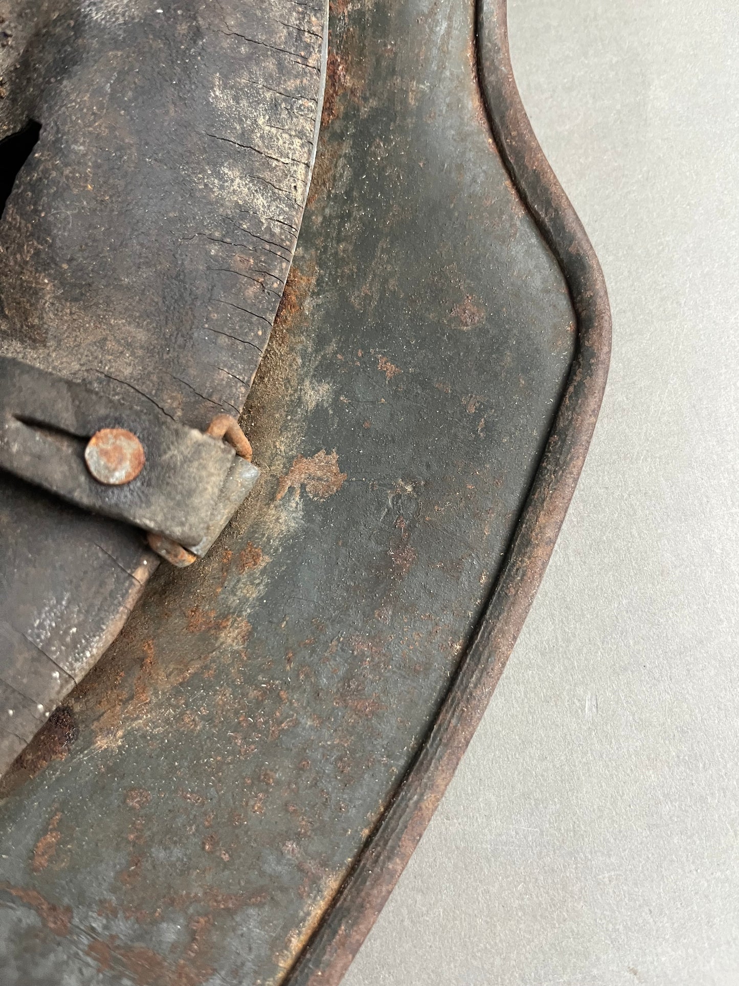 Wehrmacht M40 Helmet. Single Decal. Original.