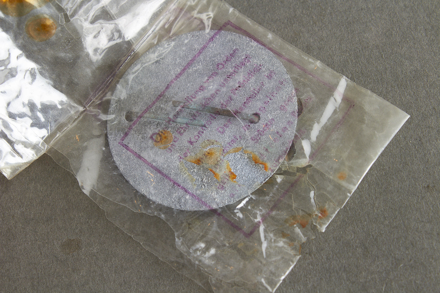 Drivers Badge "Kraftfahrbewährungsabzeichen in Gold". In LDO Zelluloid Bag. Original.