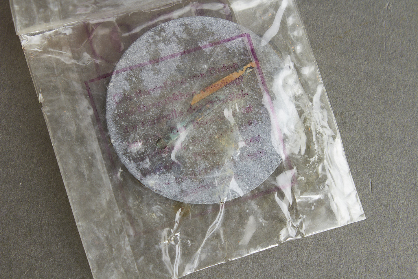 Drivers Badge "Kraftfahrbewährungsabzeichen in Gold". In LDO Zelluloid Bag. Original.