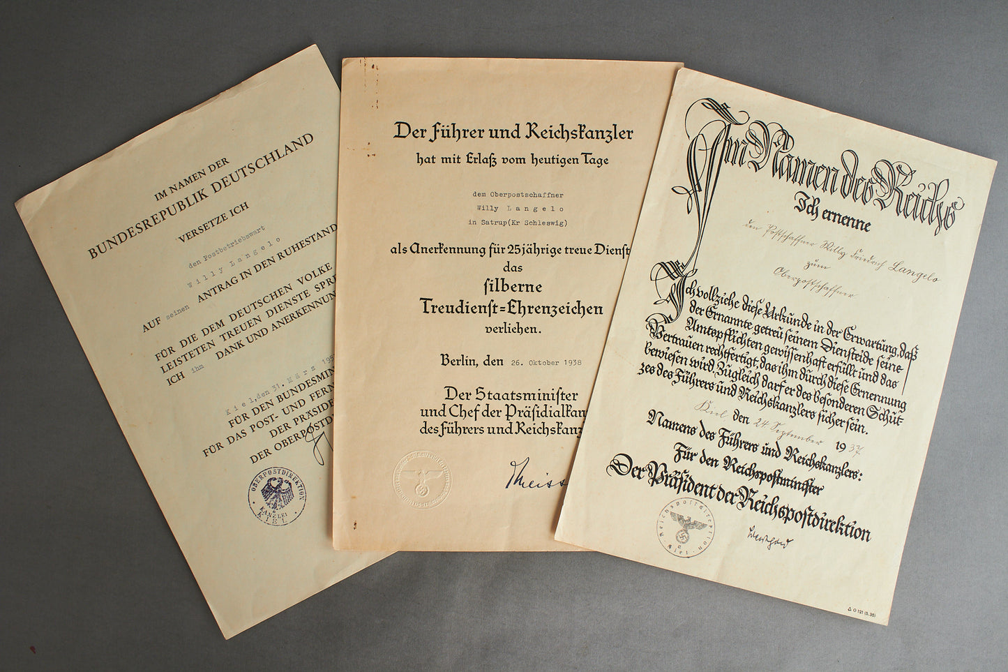 "Treudienst-Ehrenzeichen" 25 Year Service Urkunde Grouping. Original.