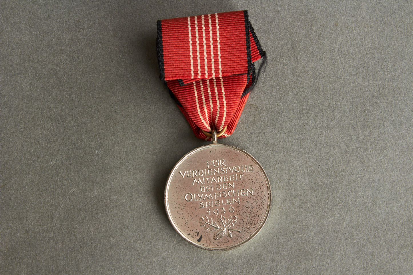 "Olympia-Erinnerungsmedaille 1936". Original.