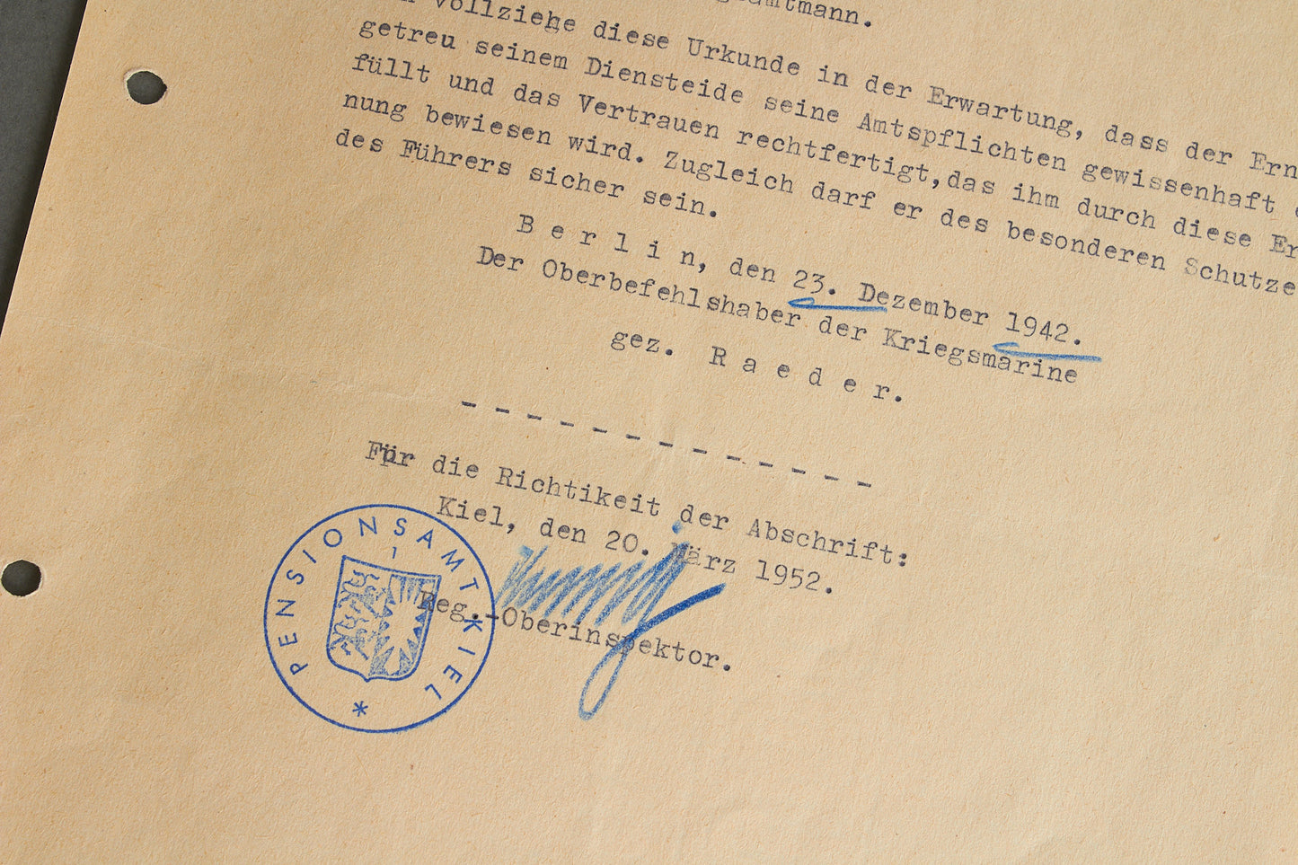 Kriegsmarine Urkunde Grouping. Original.