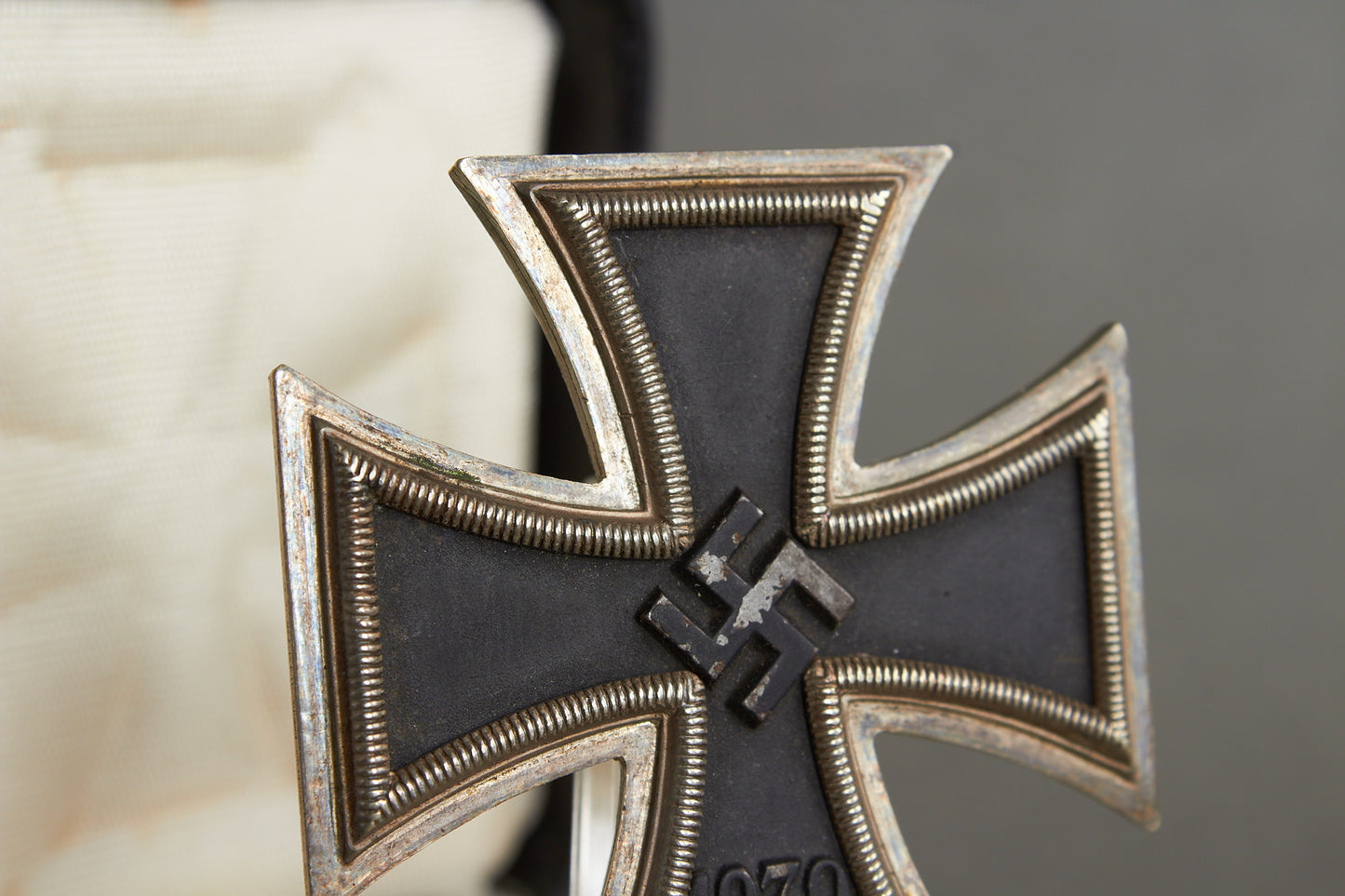 Iron Cross "Eisernes Kreuz" 1. Class in Box. Original.
