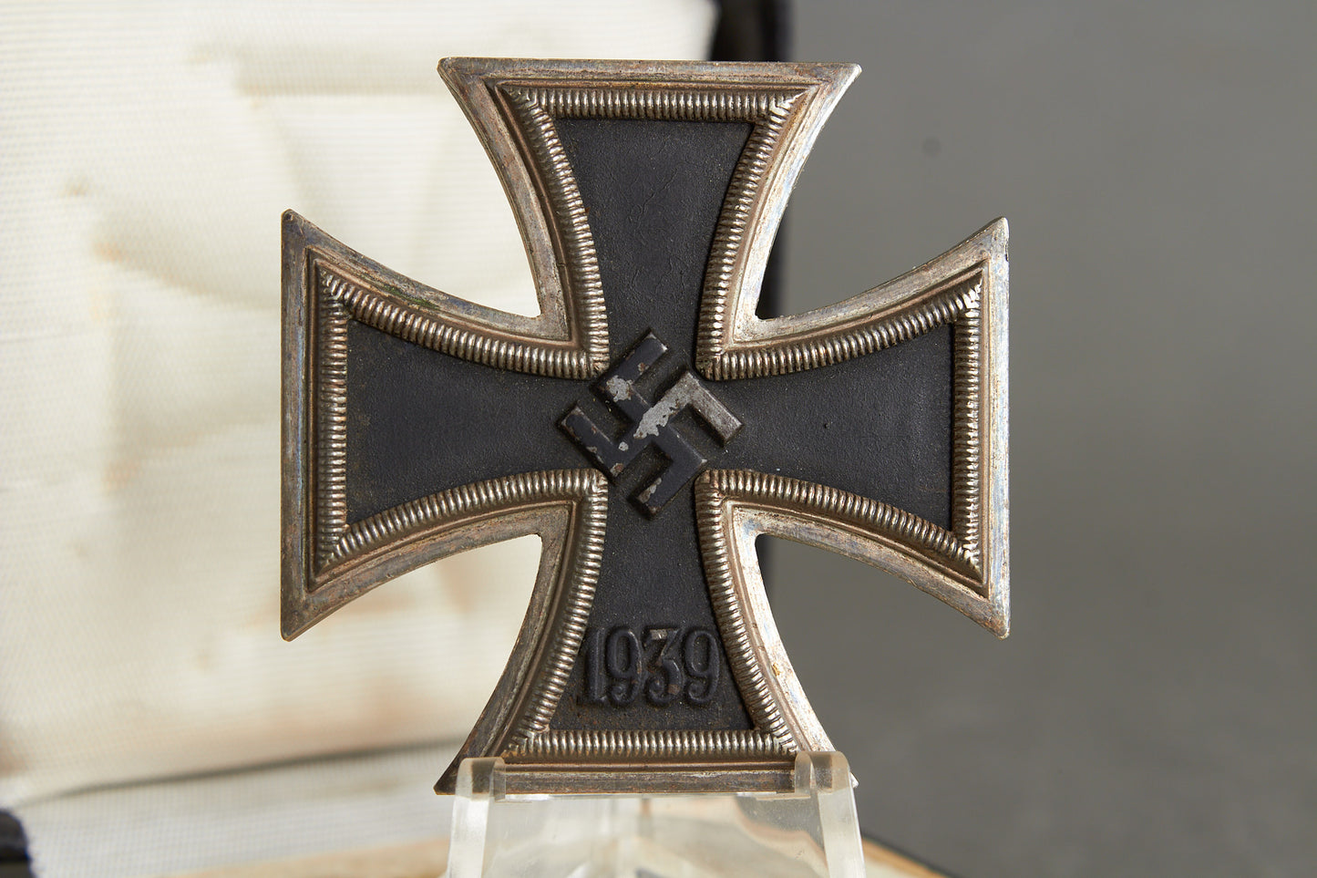 Iron Cross "Eisernes Kreuz" 1. Class in Box. Original.
