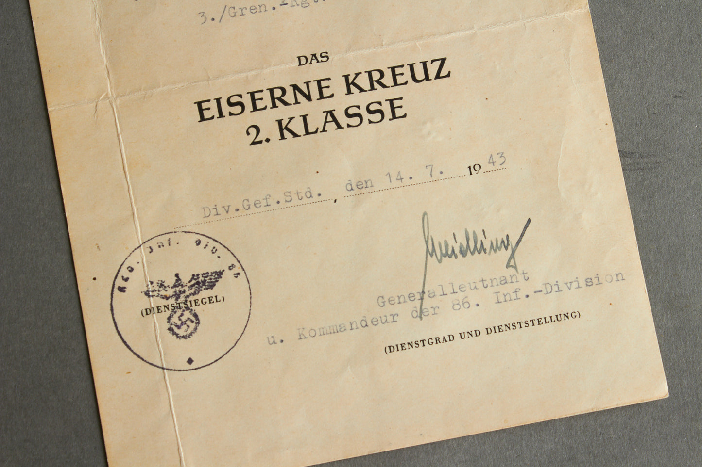 Helmuth Weidling signed Iron Cross 2. Class "das Eiserne Kreuz 2. Klasse" Urkunde. Original.