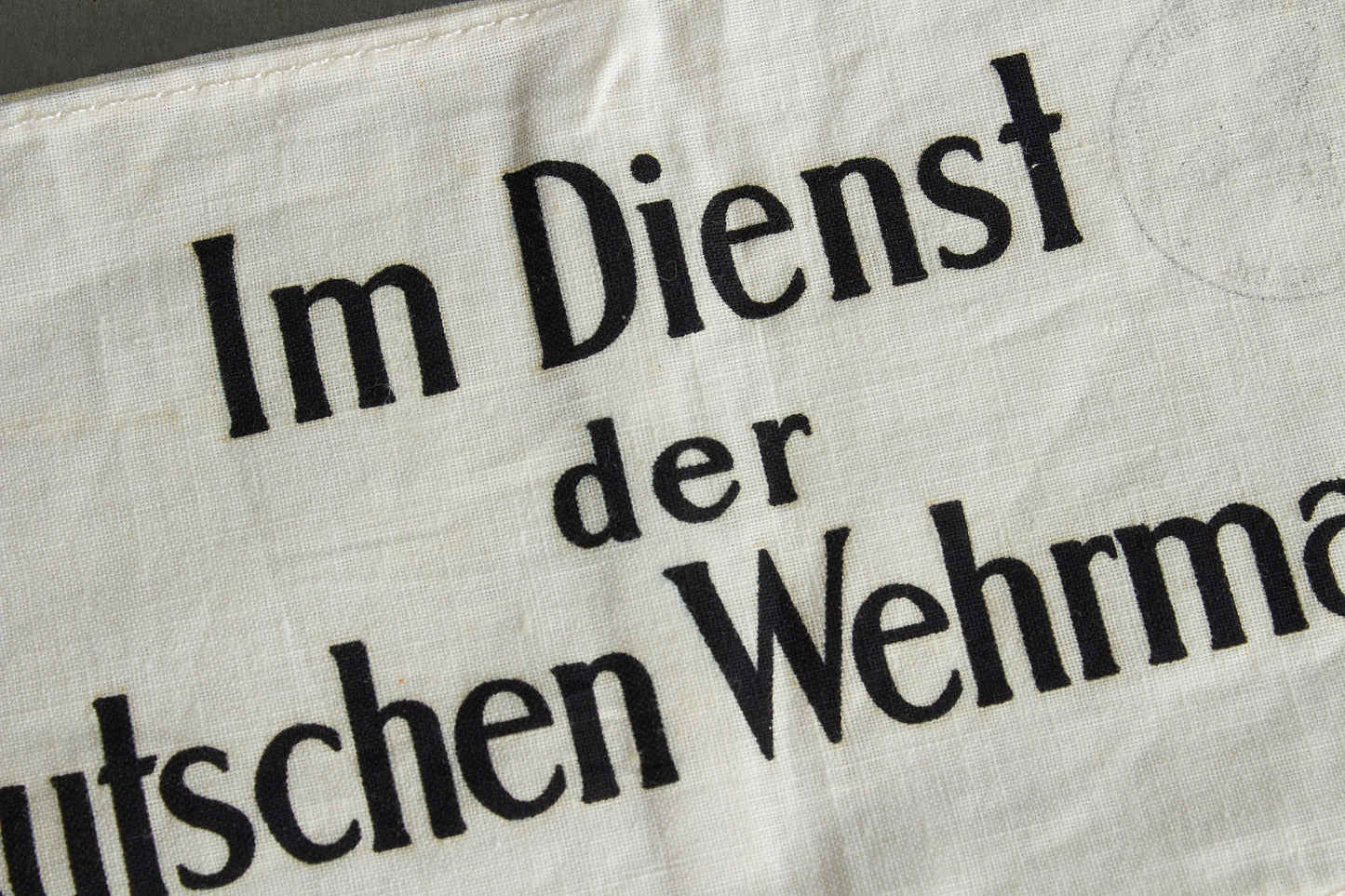 Wehrmacht "Im Dienst der Deutschen Wehrmacht" Armband. Original.