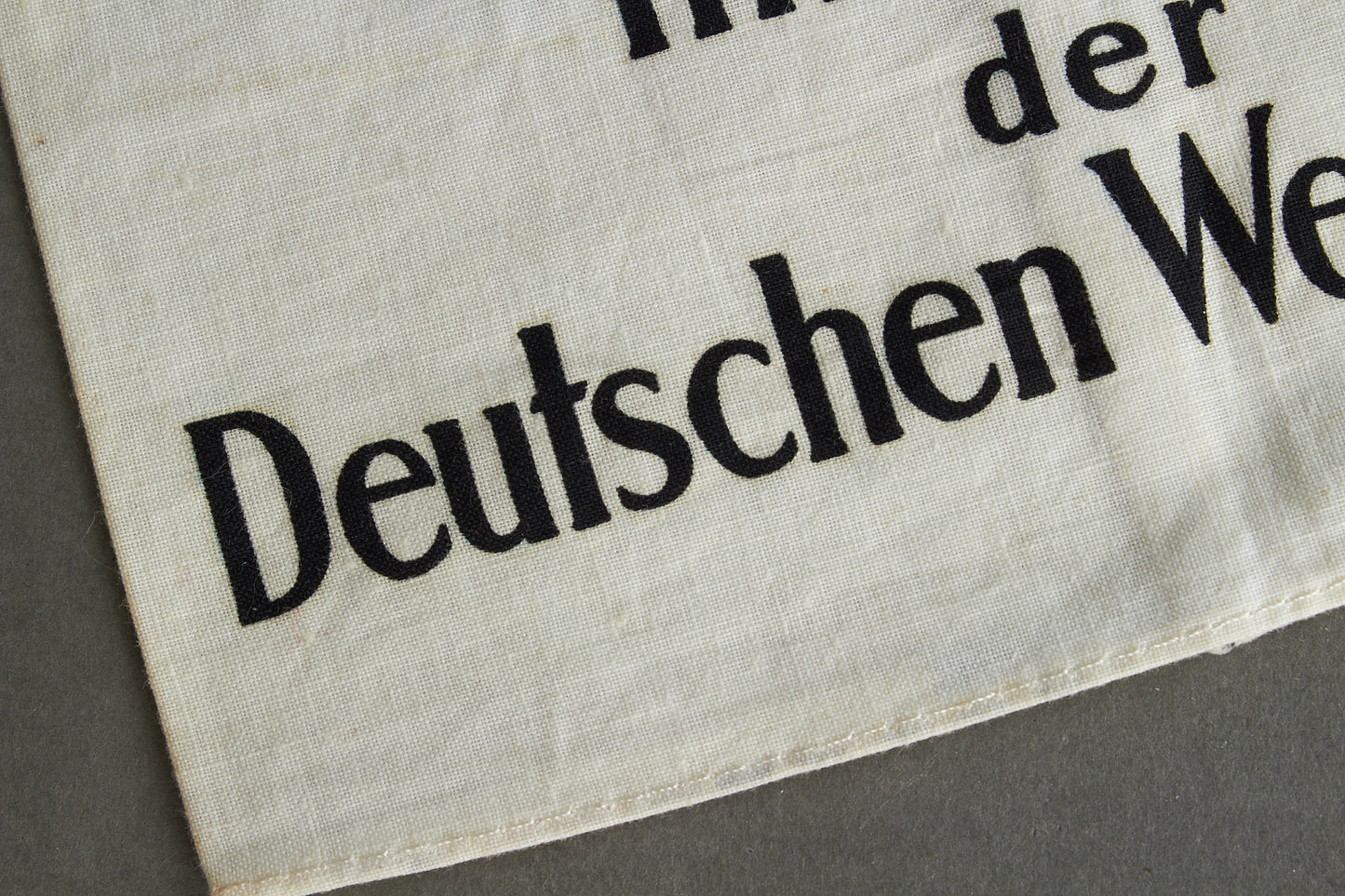Wehrmacht "Im Dienst der Deutschen Wehrmacht" Armband. Original.