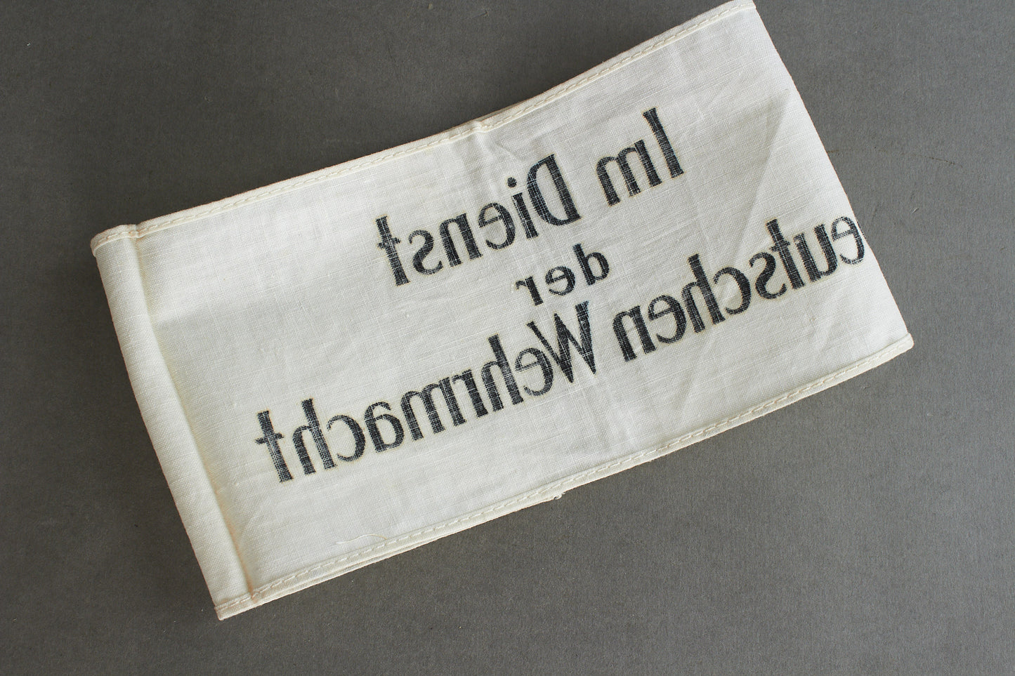 Wehrmacht "Im Dienst der Deutschen Wehrmacht" Armband. Original.
