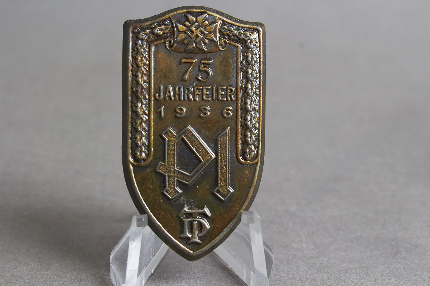 Deutscher Turnerbund Tinnie. Original.