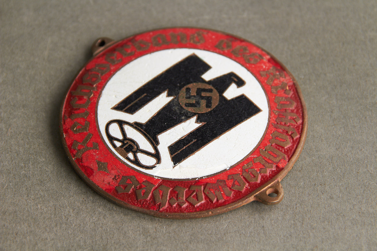 RVK (Reichsverband des Kraftfahrgewerbes) "Autoplakette". Rare. Original.