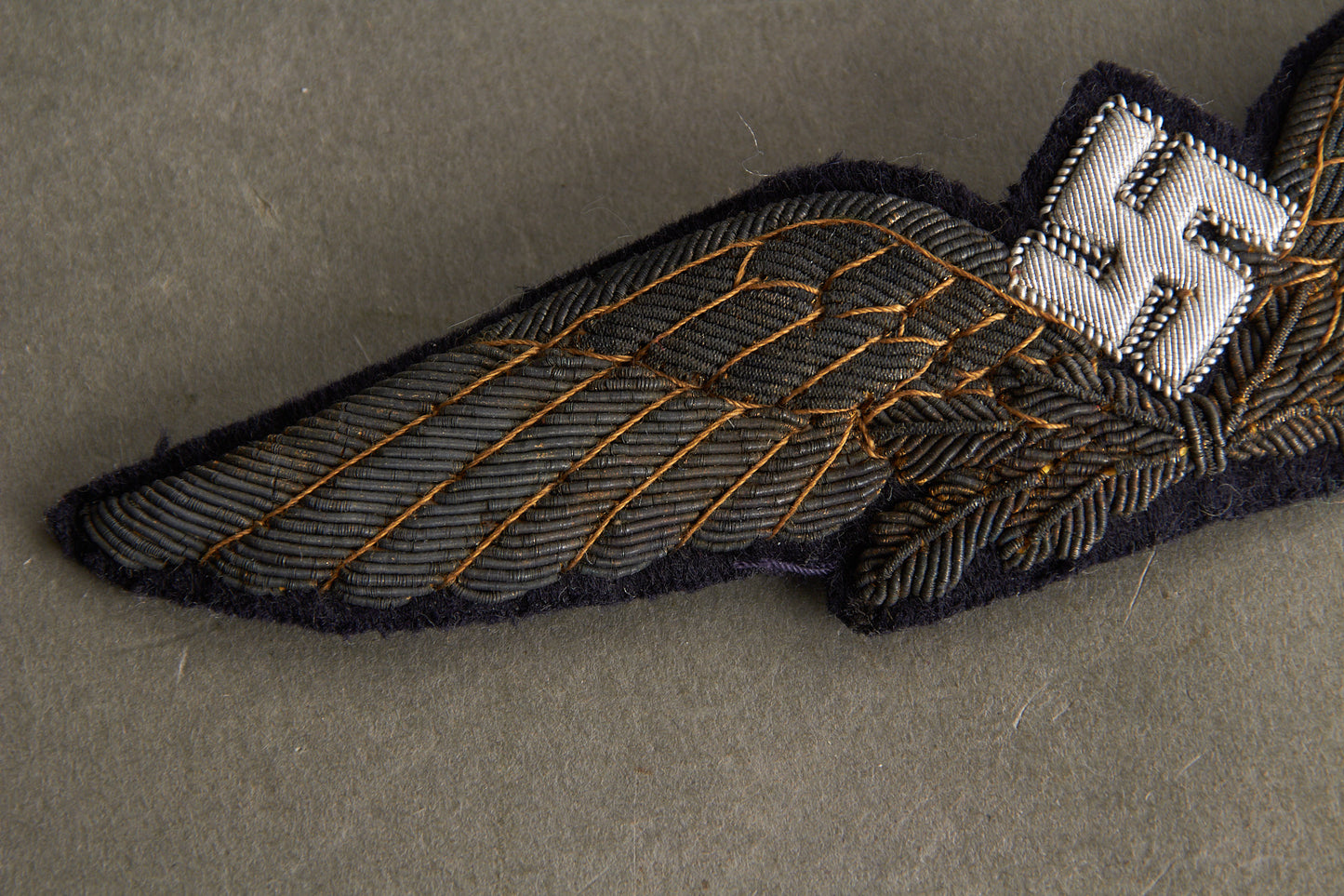 Early Luftwaffe Civil Pilot's "Fliegerkapitan"/"Flugbetriebslieter" Cap Badge. Rare! Original.
