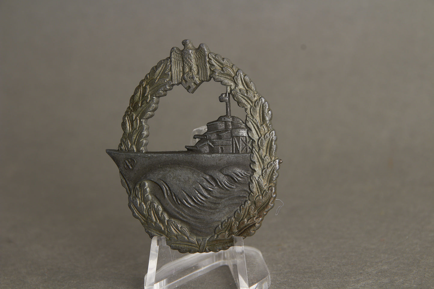 Kriegsmarine "Zerstörer-Kriegsabzeichen". Maker marked "S.H.u.Co". Original.