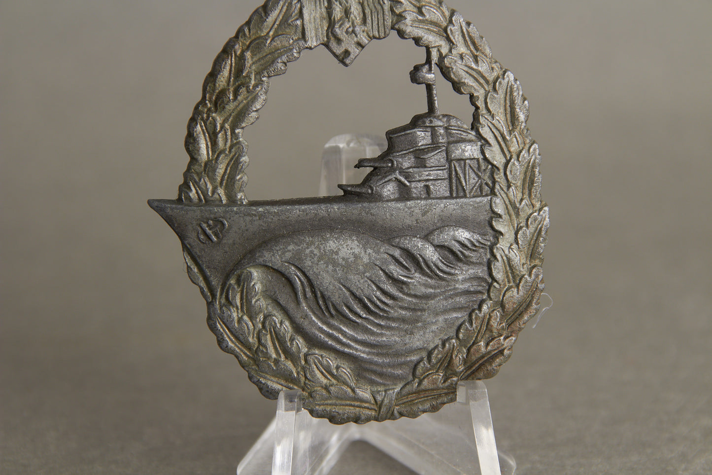 Kriegsmarine "Zerstörer-Kriegsabzeichen". Maker marked "S.H.u.Co". Original.