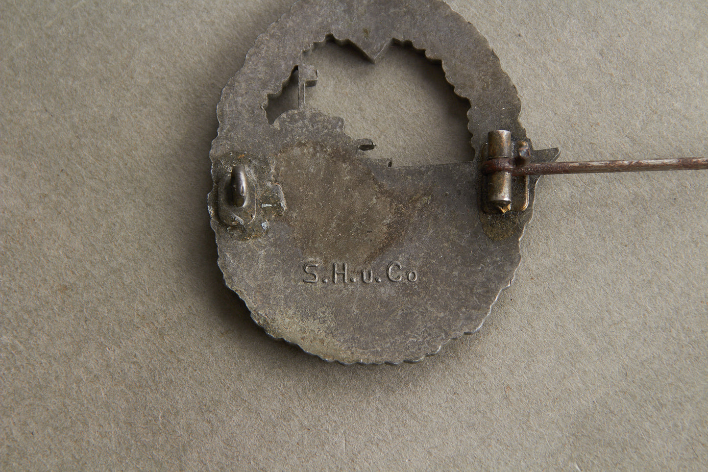Kriegsmarine "Zerstörer-Kriegsabzeichen". Maker marked "S.H.u.Co". Original.