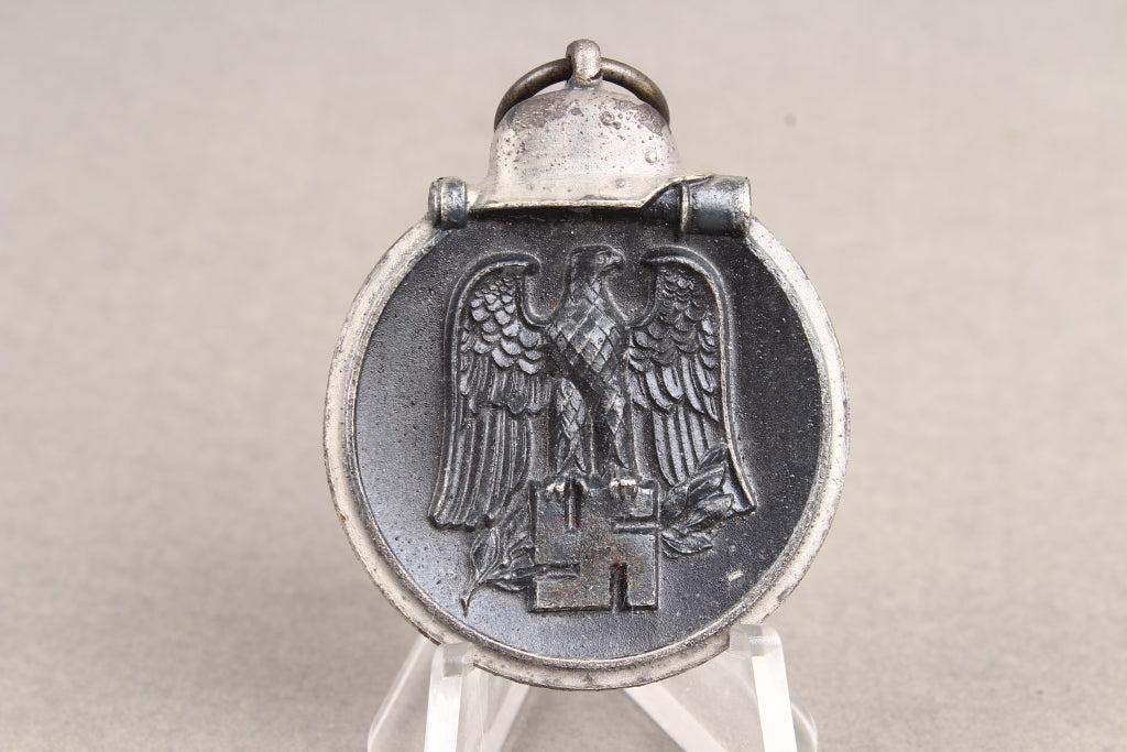 "Winterschlacht im Osten" Medal. Maker marked. Original.
