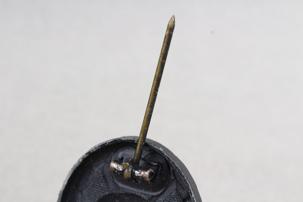 Wound Badge in Black. Maker marked "E.S.R". Original.