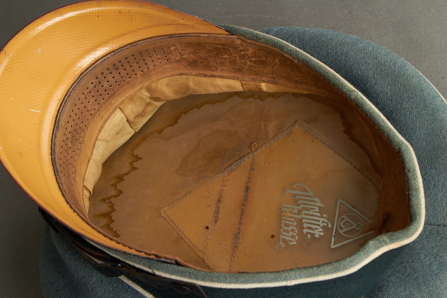 Wehrmacht Infanterie (Mannschaften/Unteroffiziere) Visor Cap. Original.