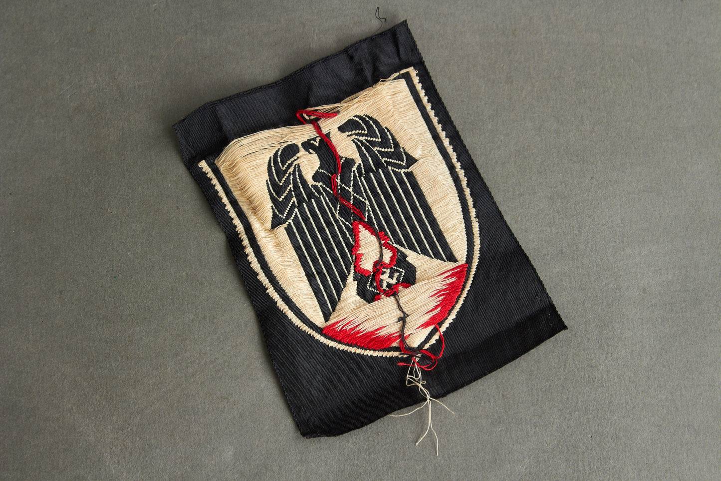 HJ (Hitler Jugend) "Ärmelabzeichen für Gefolgschaftsfahnenträger". Unused. RARE! Original.