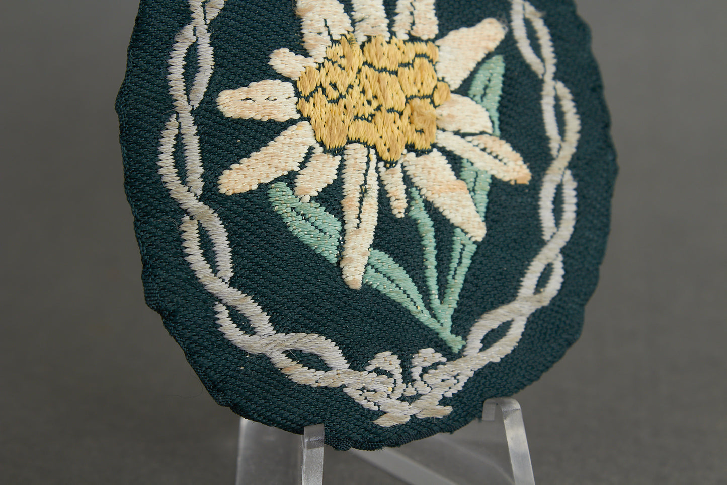 Wehrmacht Gebirgsjäger "Ärmelabzeichen" Sleeve Insignia. Original