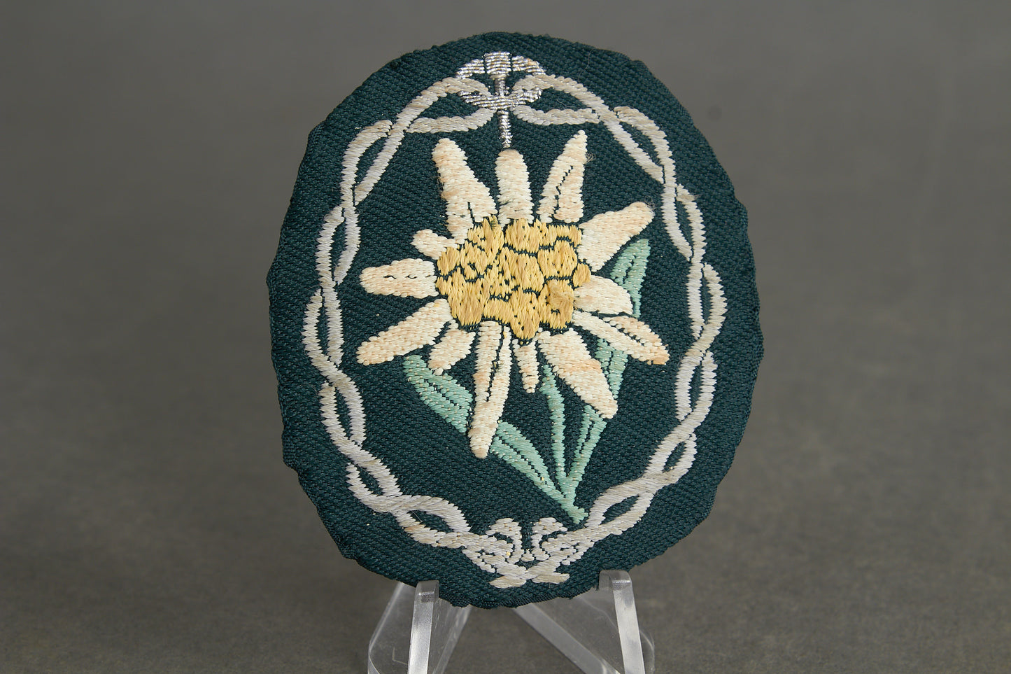 Wehrmacht Gebirgsjäger "Ärmelabzeichen" Sleeve Insignia. Original