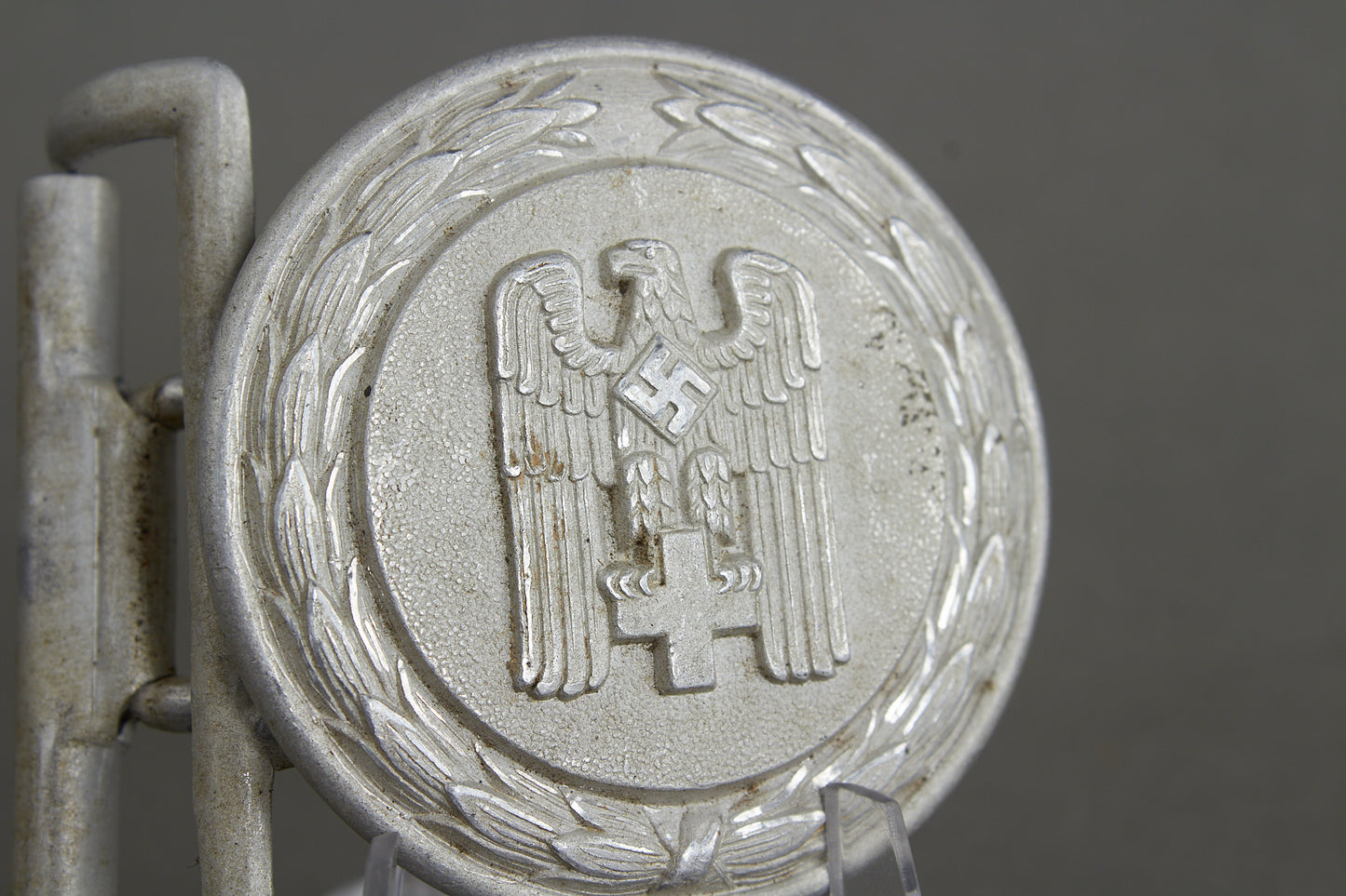 DRK (Deutsches Rotes Kreuz) Officers Belt Buckle "Feldbindeschloss". Original.