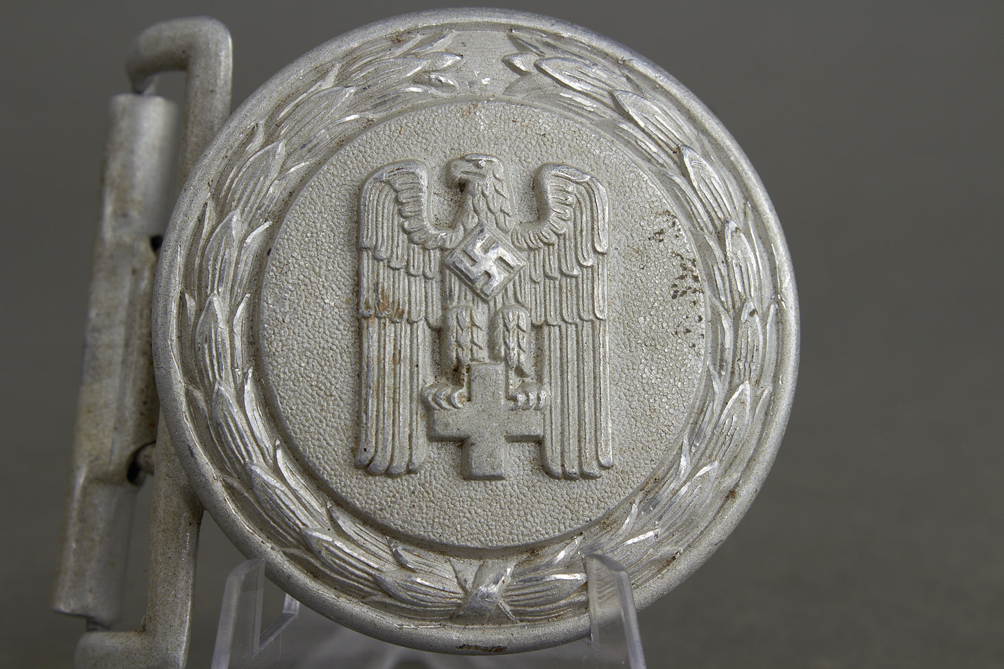 DRK (Deutsches Rotes Kreuz) Officers Belt Buckle "Feldbindeschloss". Original.