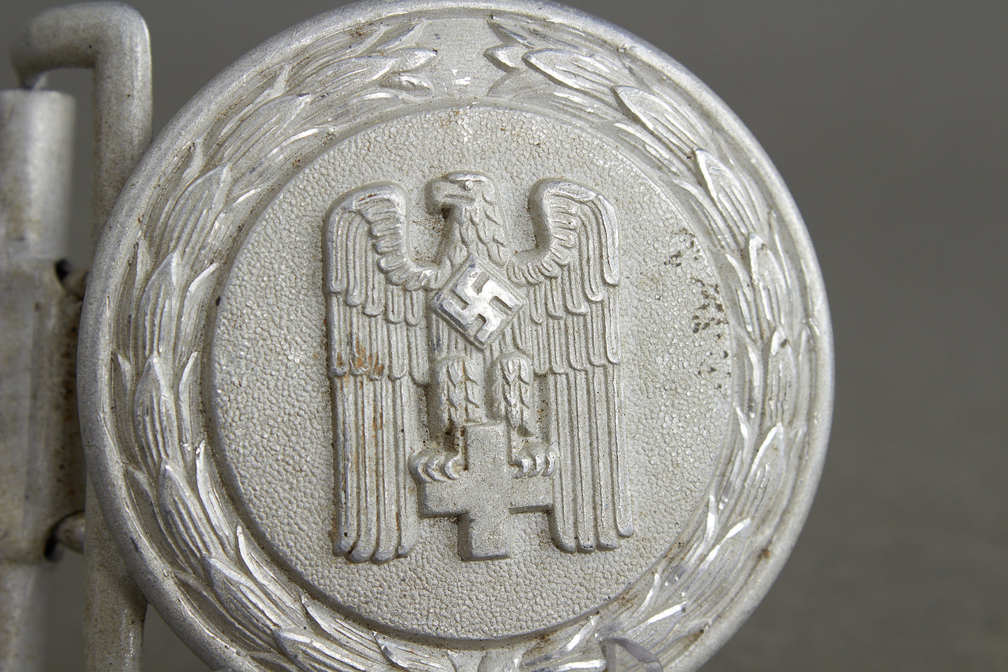 DRK (Deutsches Rotes Kreuz) Officers Belt Buckle "Feldbindeschloss". Original.