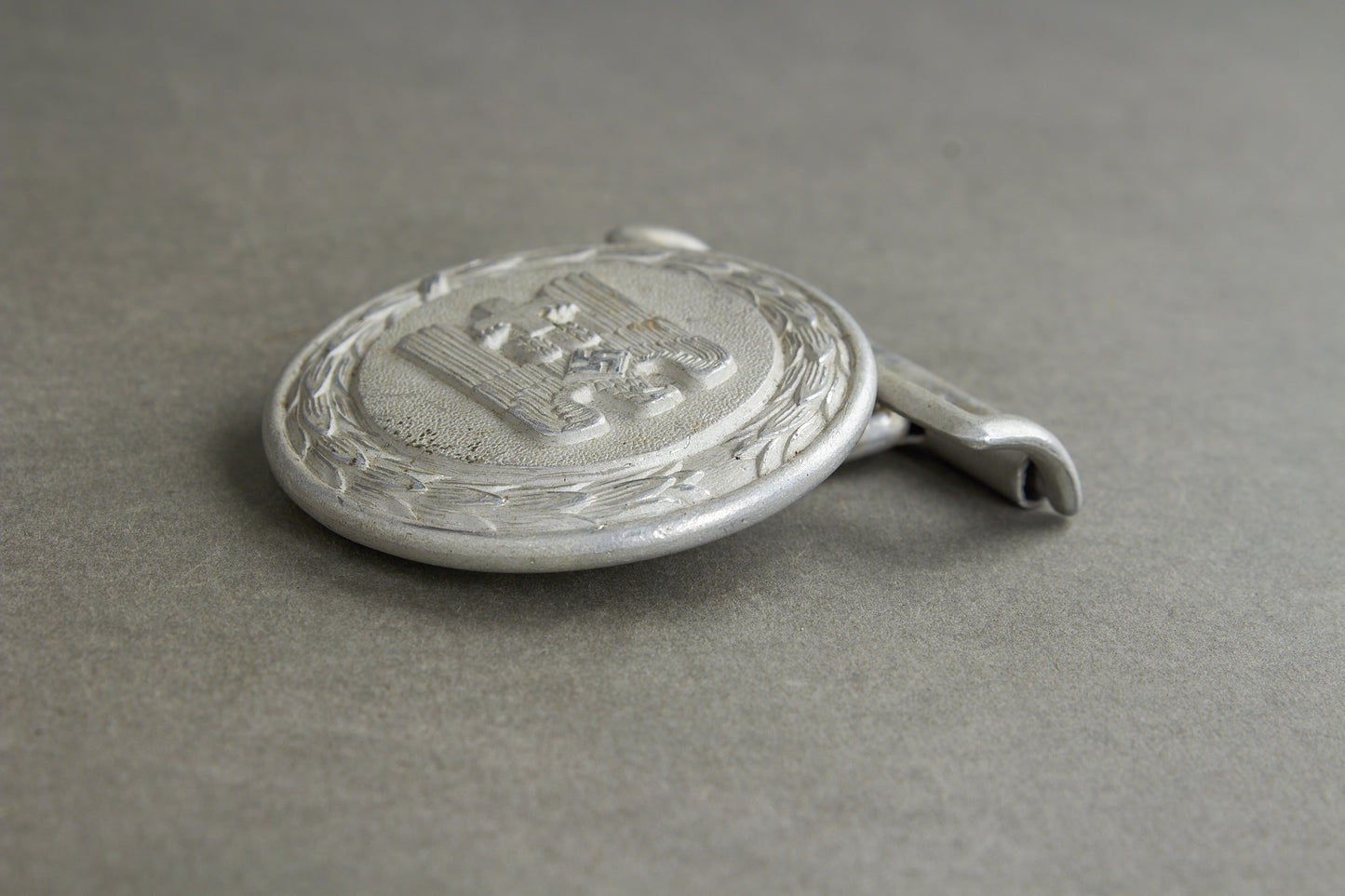 DRK (Deutsches Rotes Kreuz) Officers Belt Buckle "Feldbindeschloss". Original.