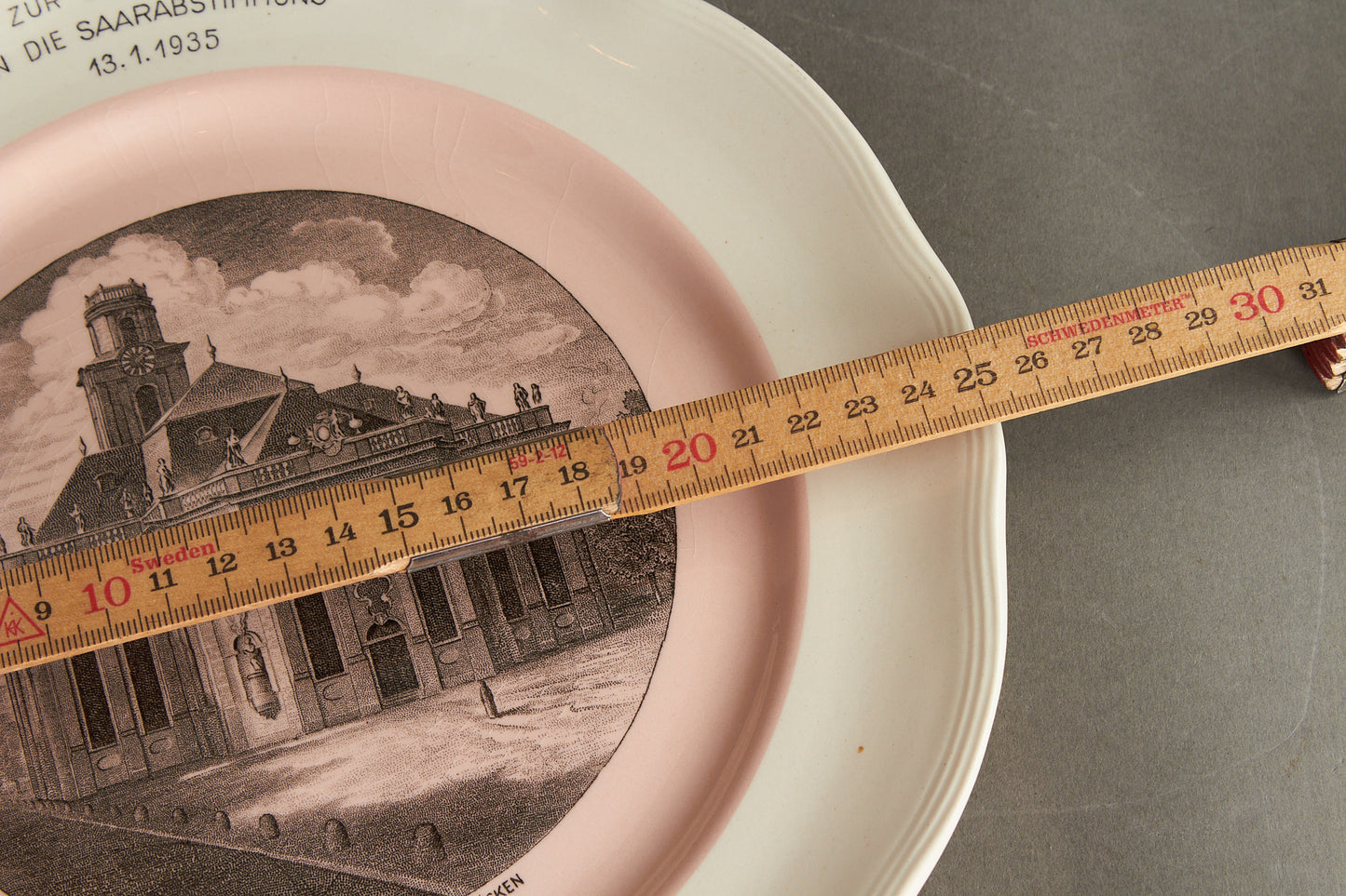 Memorial Porcelain Plate "Zur Erinnerung an die Saarabstimmung 13.01.1935". Original.