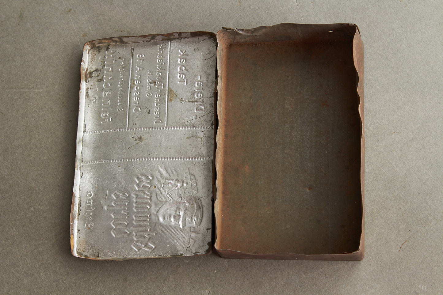 Allgemeine-SS "Das Schwarzes Corps" Tabaco Box. Rare! Original.