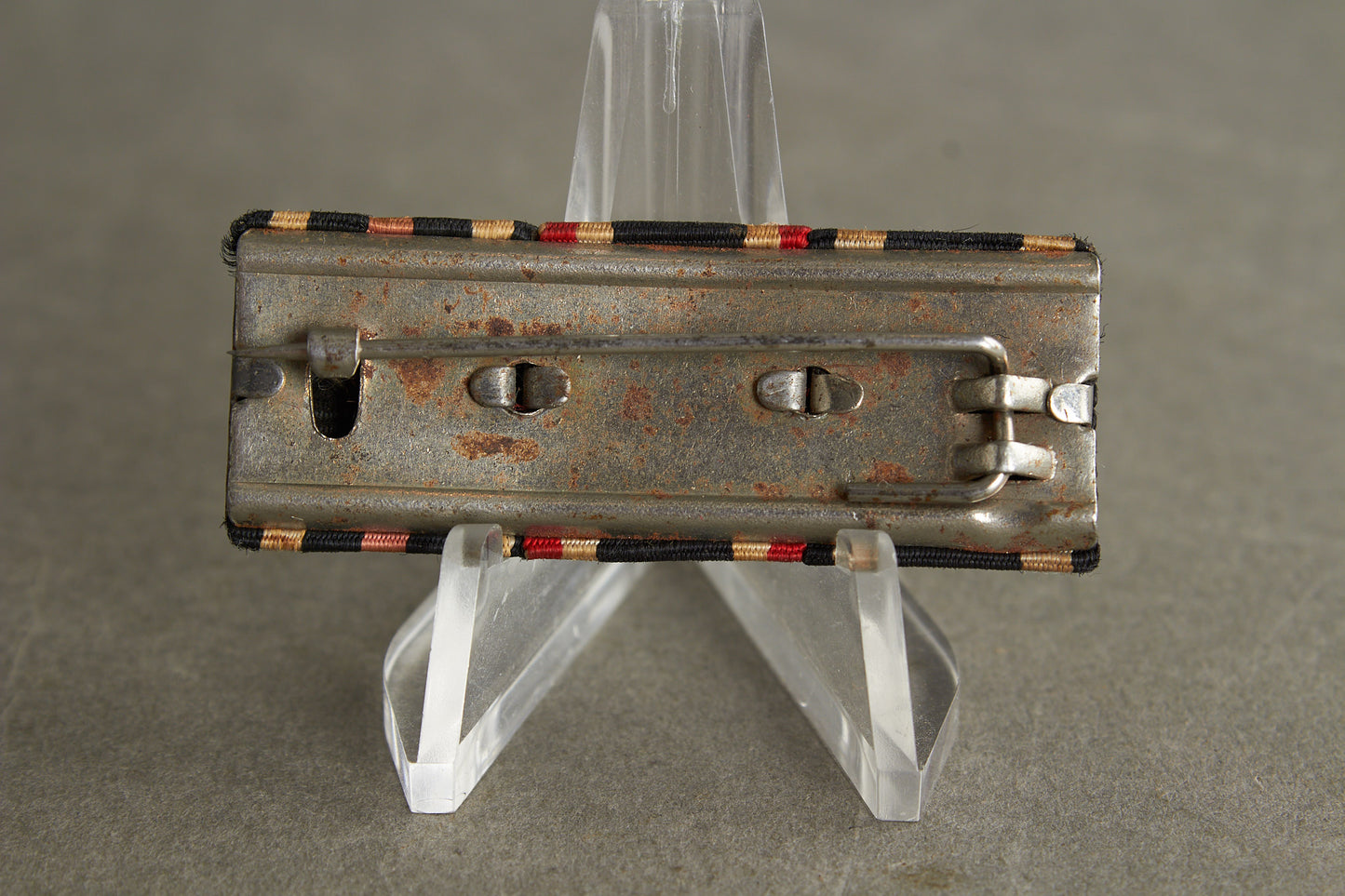 3-Place Ribbon Bar. Original.