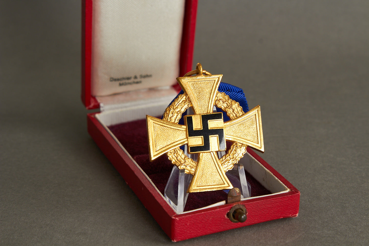 "Treudienst-Ehrenzeichen" 40 Year Service. In box. Original.