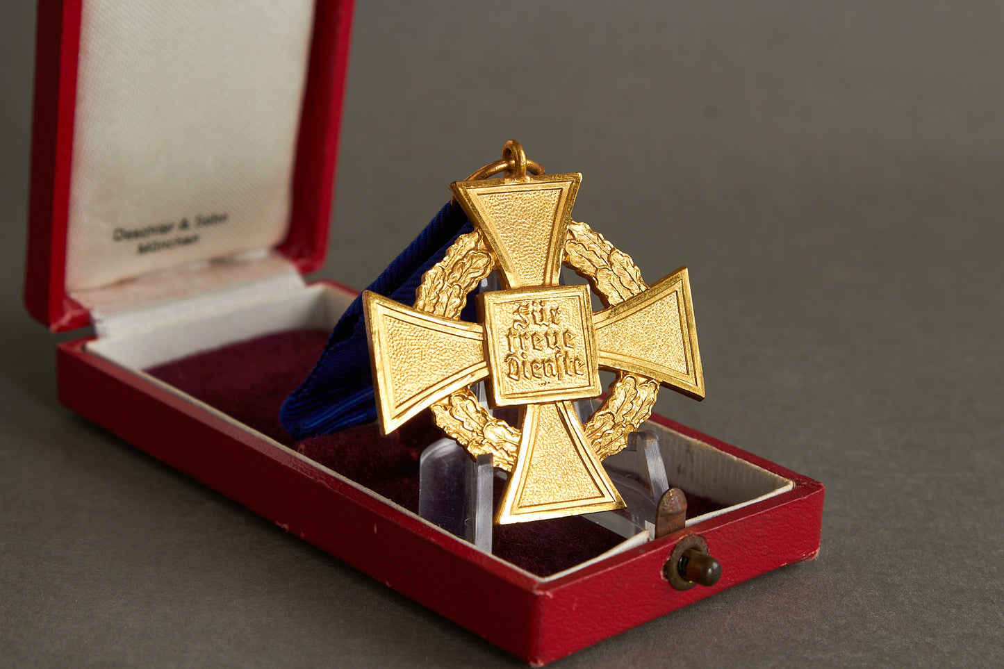 "Treudienst-Ehrenzeichen" 40 Year Service. In box. Original.