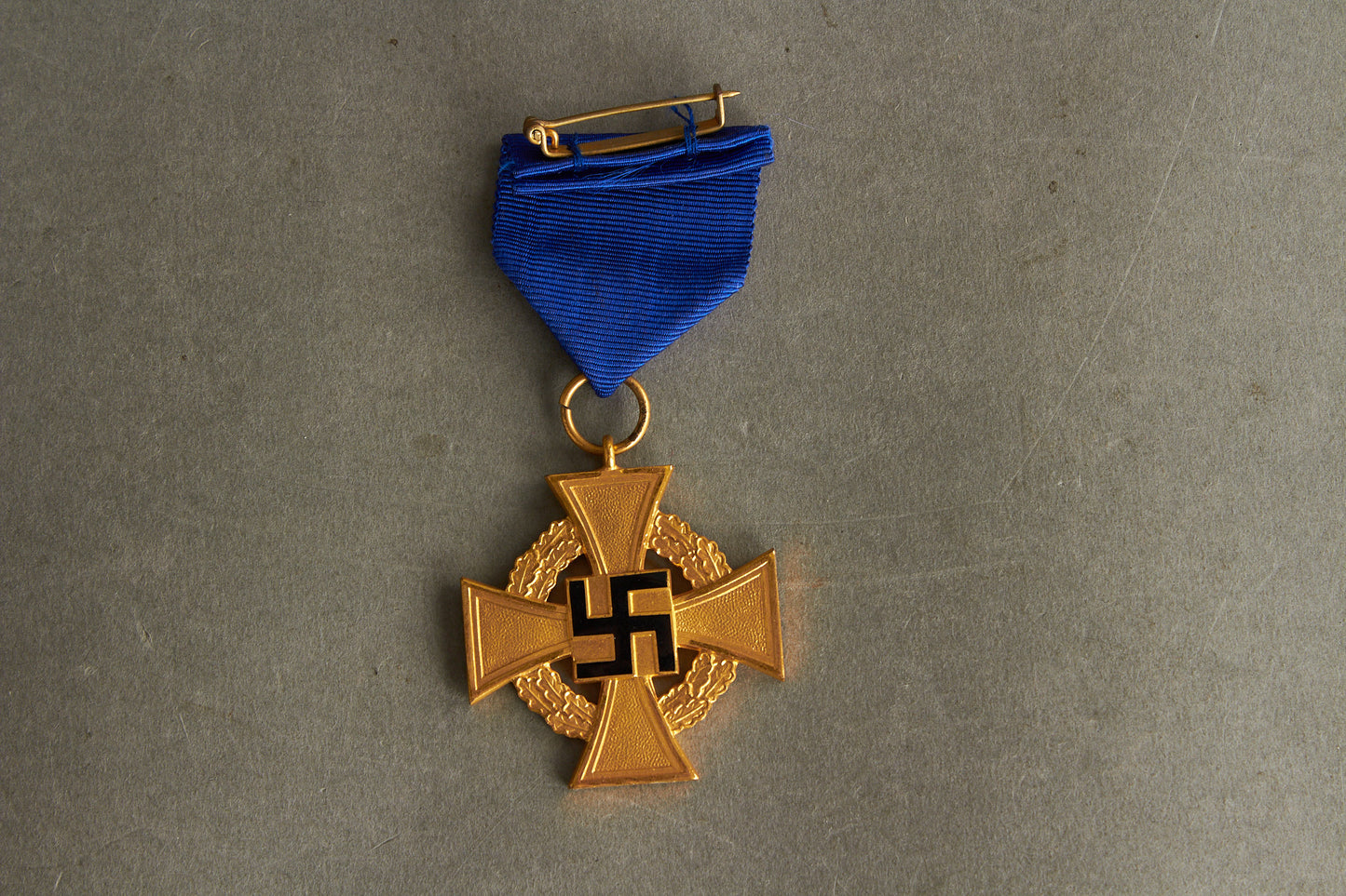 "Treudienst-Ehrenzeichen" 40 Year Service. In box. Original.