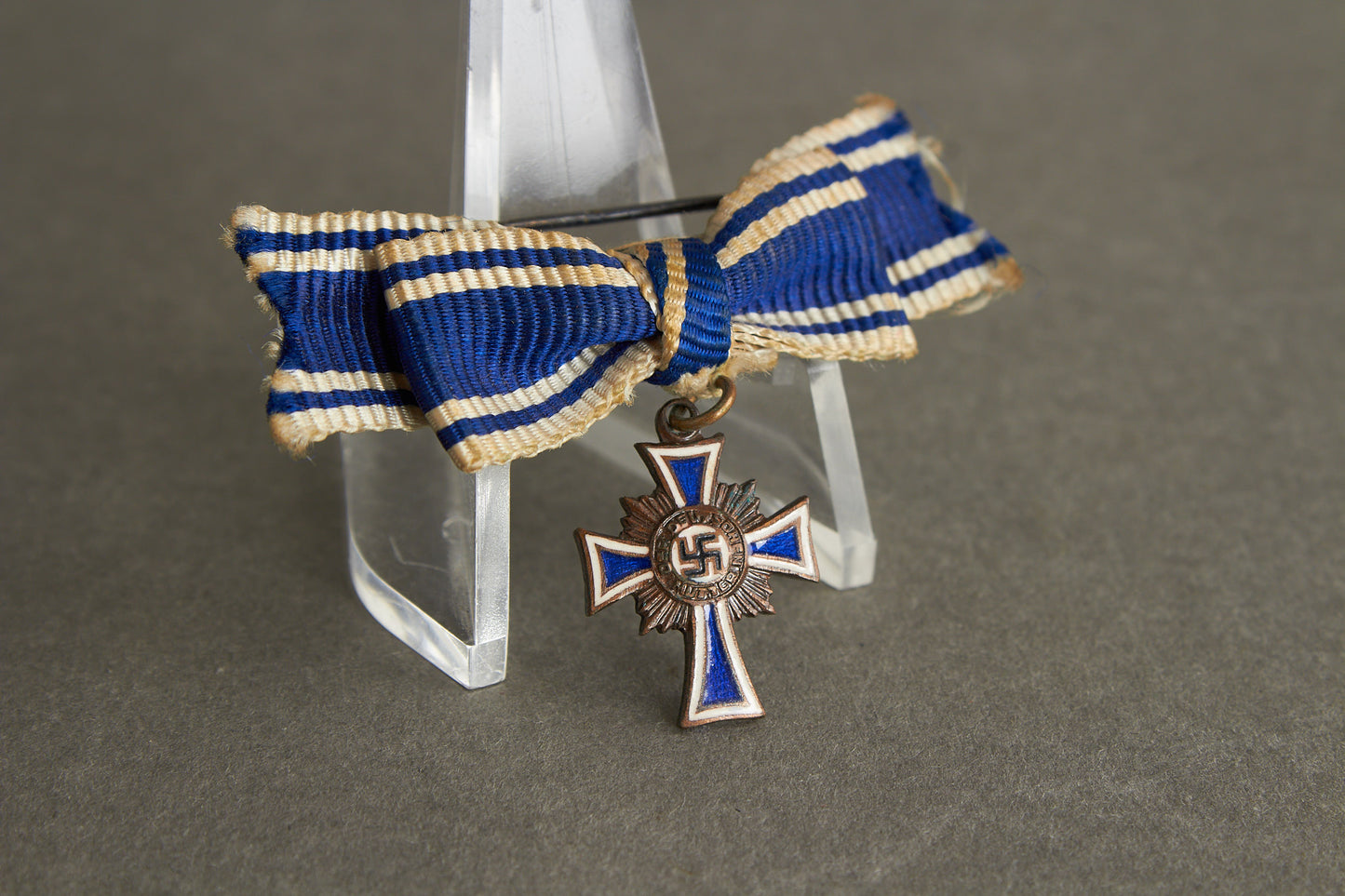 Miniature "Ehrenkreuz der Deutschen Mutter" in Bronze. Original.