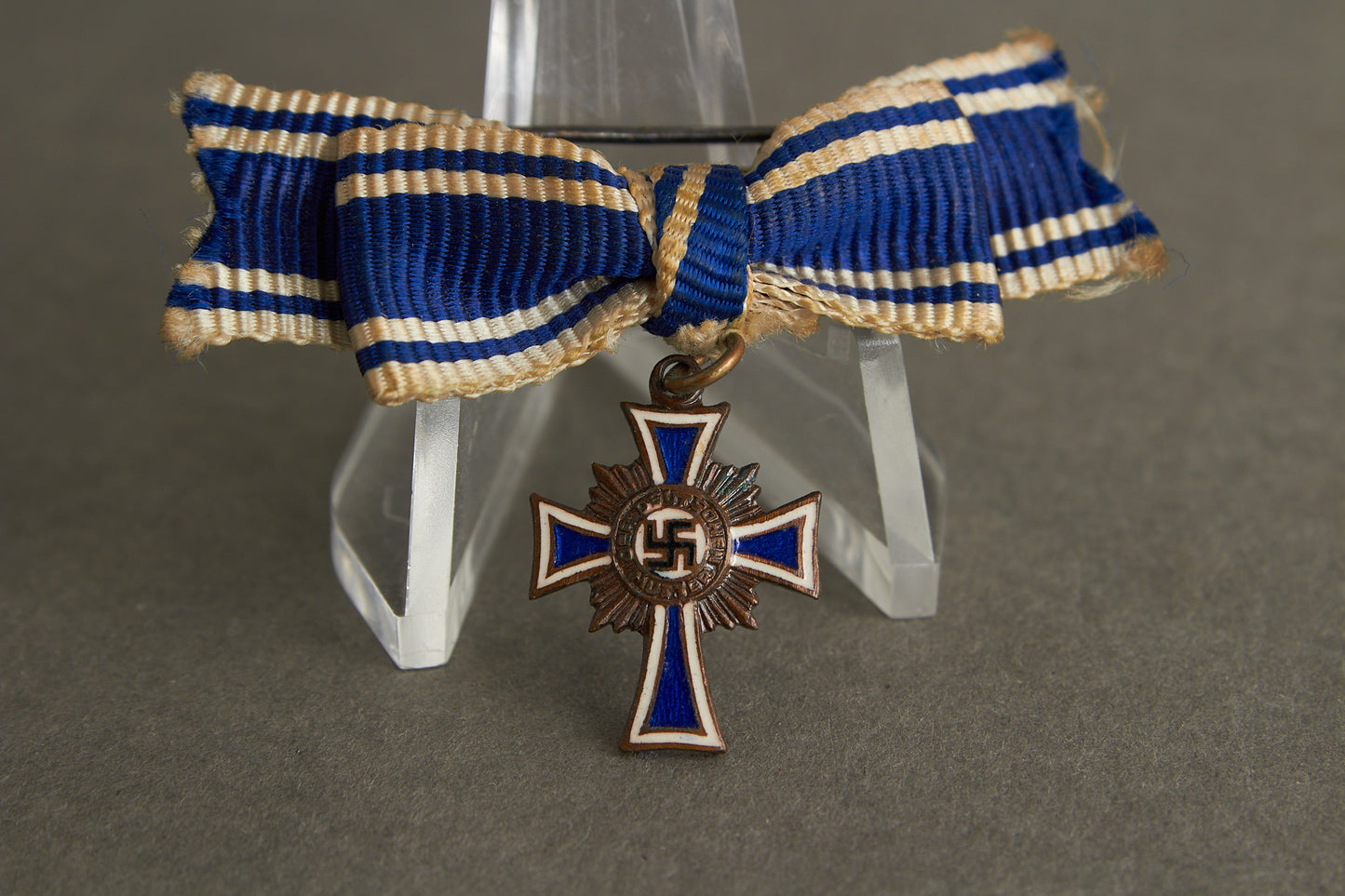 Miniature "Ehrenkreuz der Deutschen Mutter" in Bronze. Original.