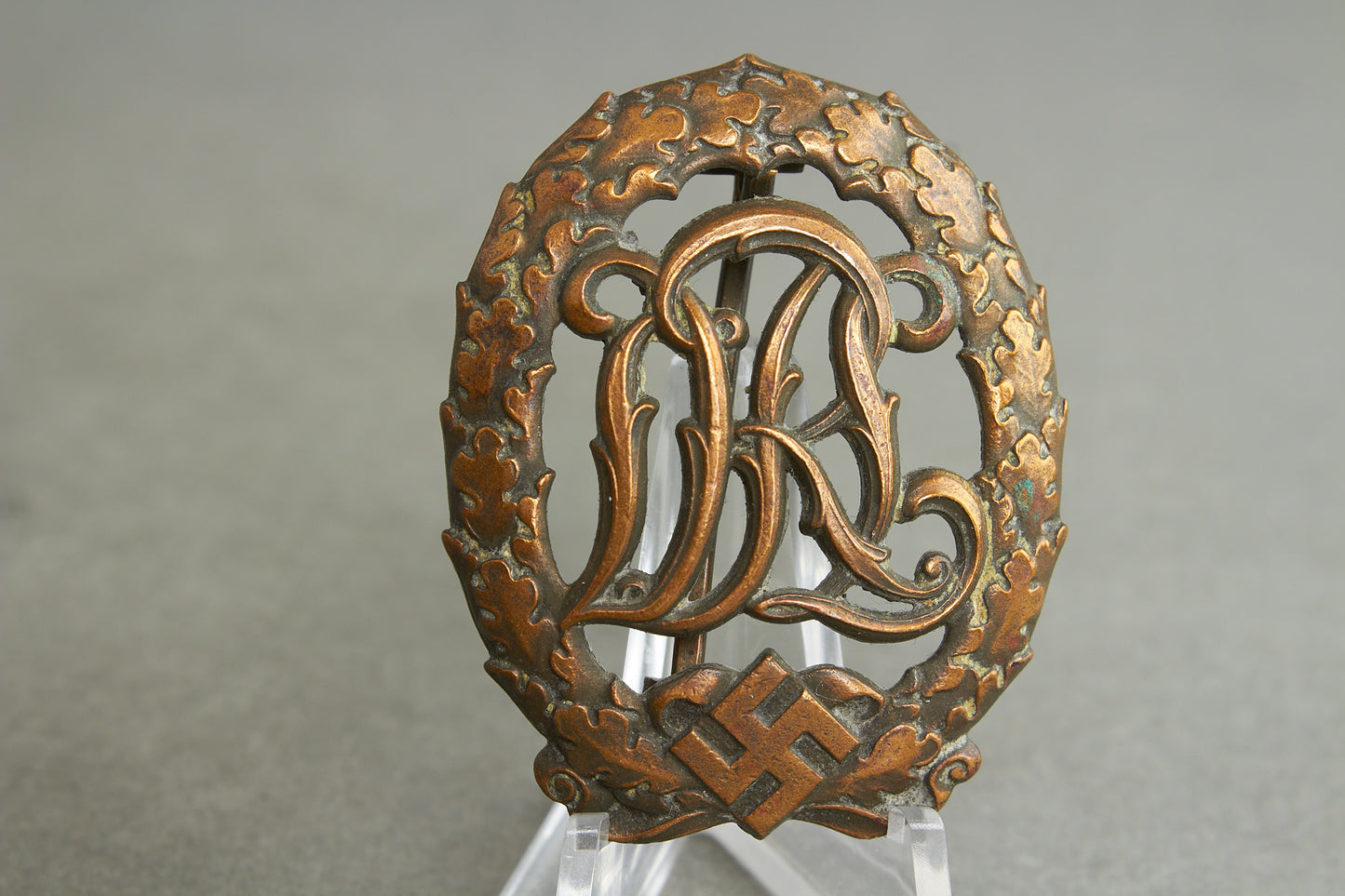 "Reichssportabzeichen DRL" in Bronze. Original.