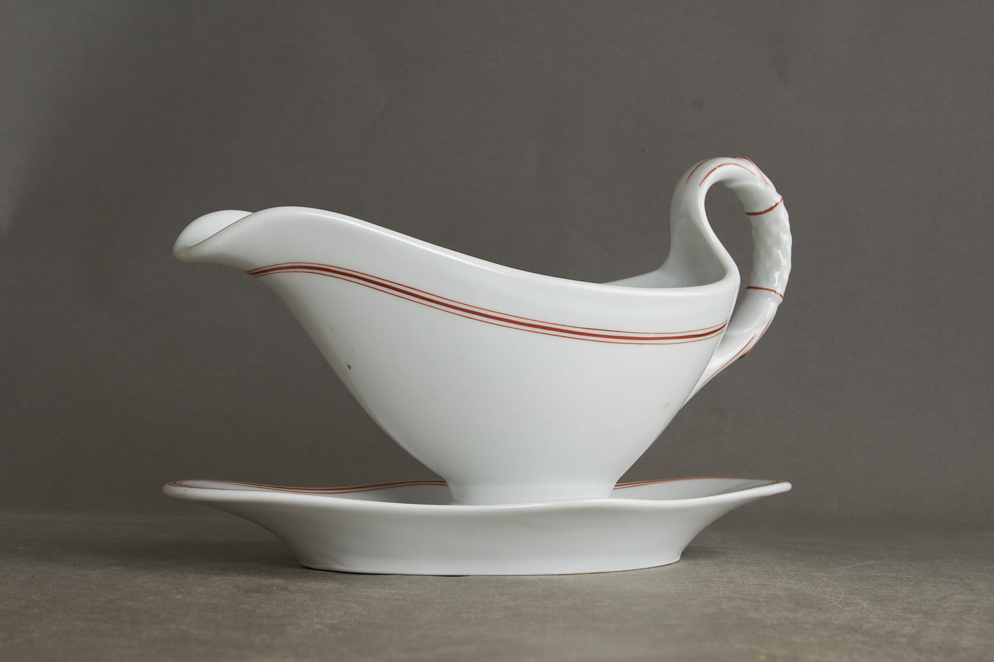 Large Kriegsmarine "Gravy Boat" in white porcelain. Hard to find. Original.