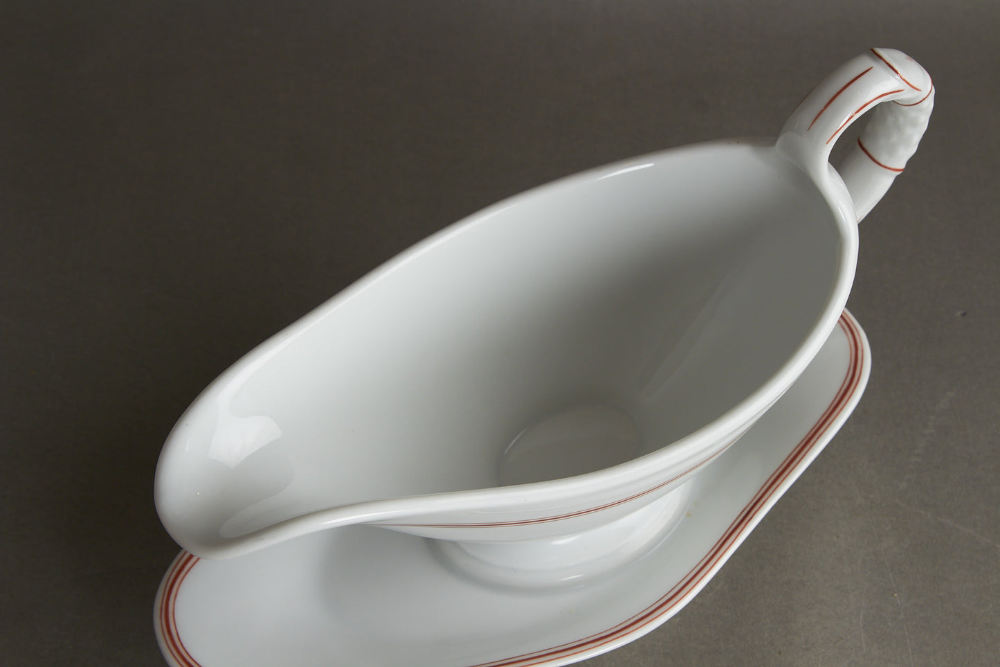 Large Kriegsmarine "Gravy Boat" in white porcelain. Hard to find. Original.