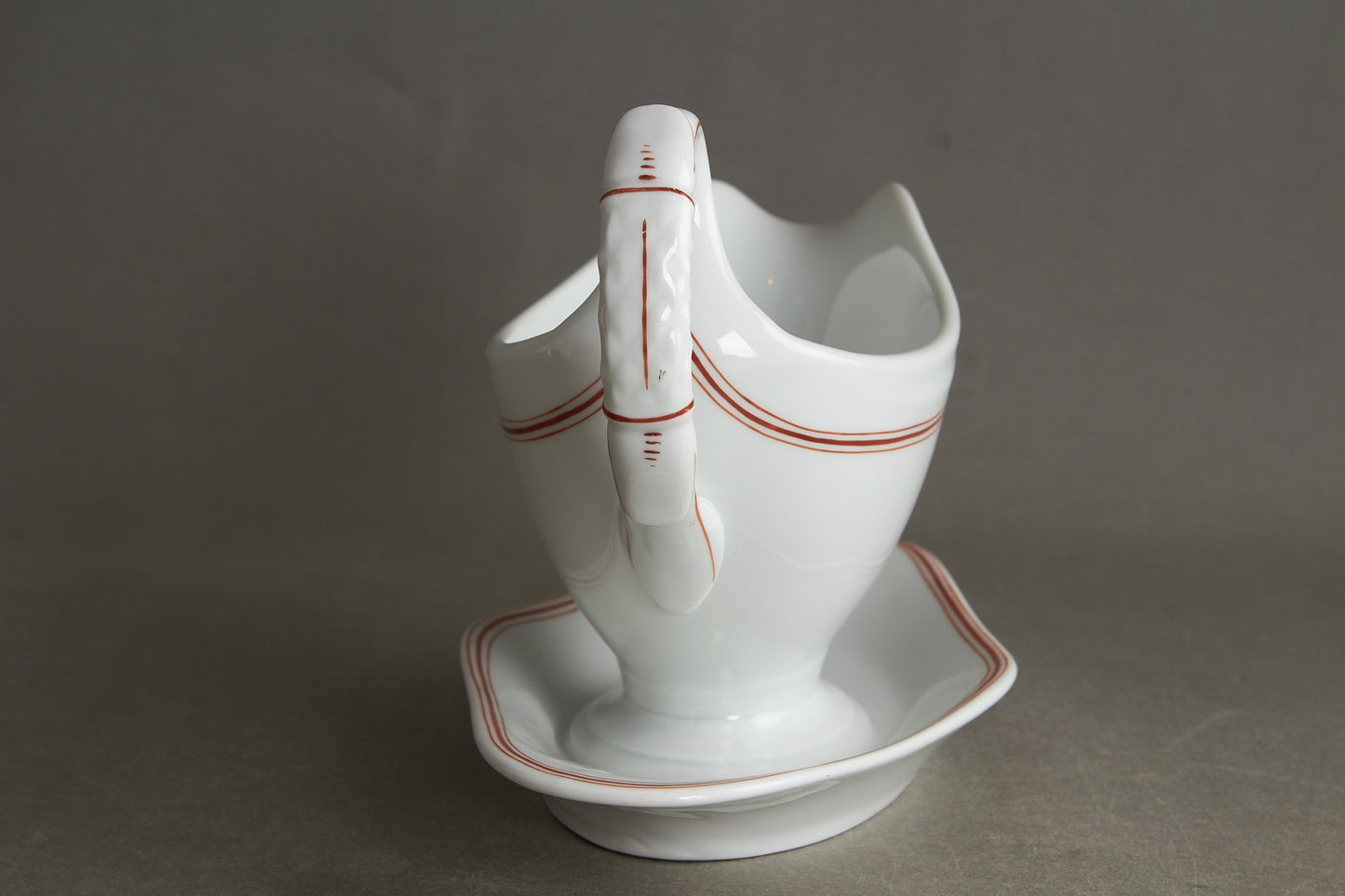 Large Kriegsmarine "Gravy Boat" in white porcelain. Hard to find. Original.