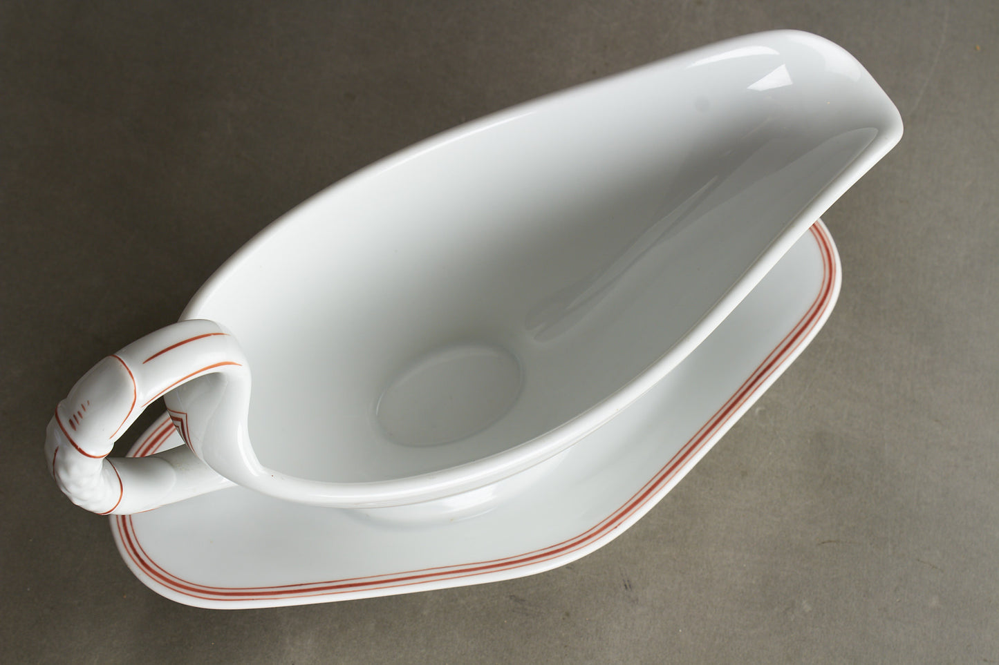 Large Kriegsmarine "Gravy Boat" in white porcelain. Hard to find. Original.
