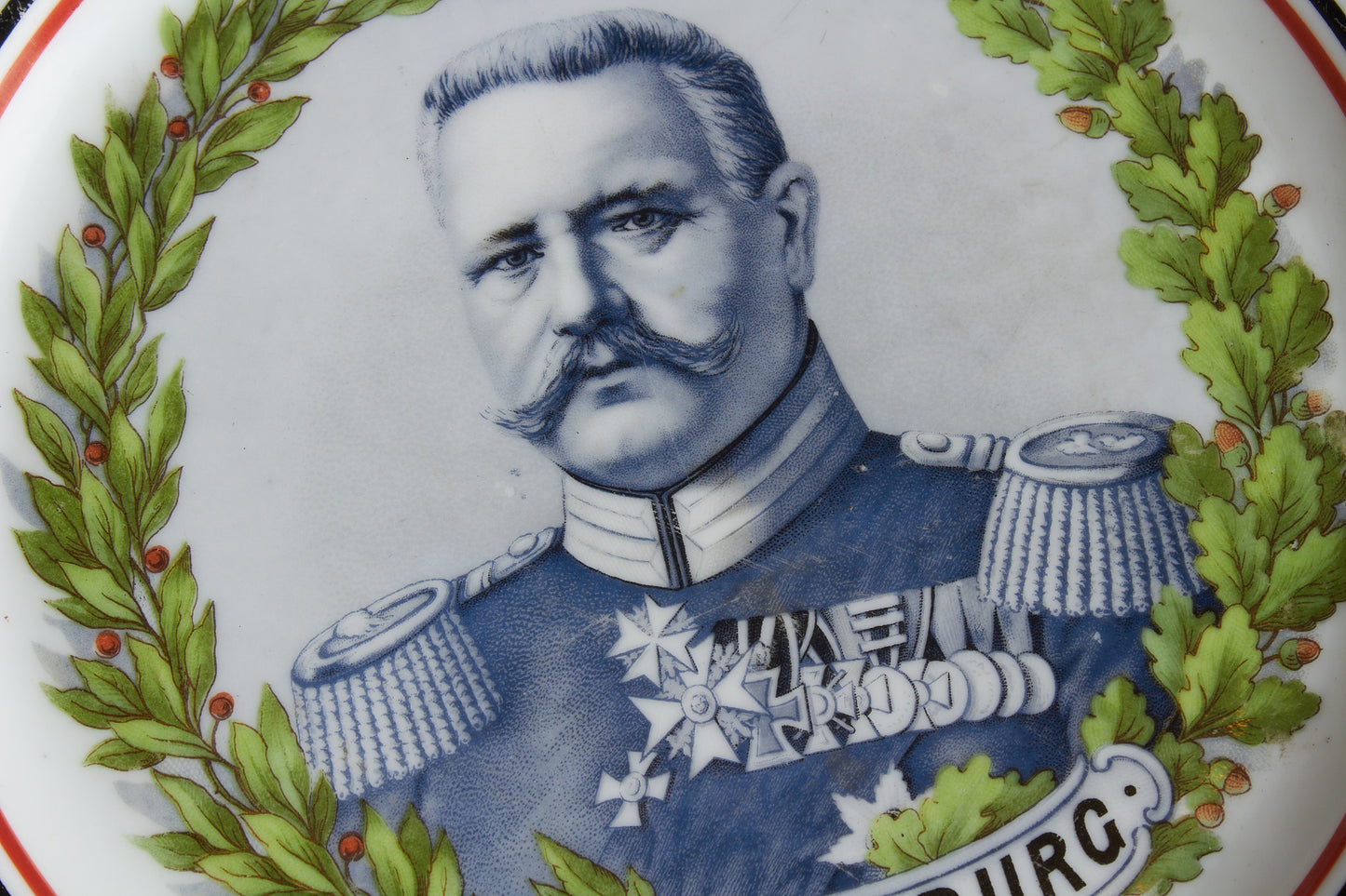 Von Hindenburg "Patriotischer Teller" Commemorative Plate. Bright colors and no damages. Original.