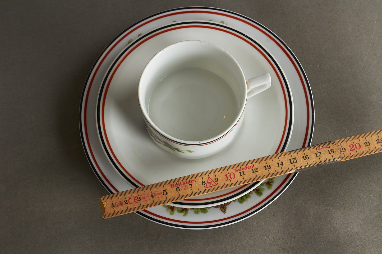 Matching set of "Patriotische Kaffeetasse & Teller" Commemorative Coffee Cup and Plate. Bright colors and no damages. Original.