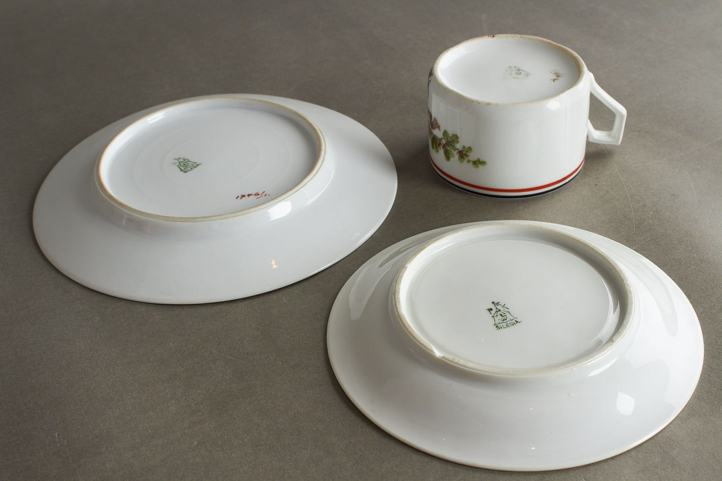 Matching set of "Patriotische Kaffeetasse & Teller" Commemorative Coffee Cup and Plate. Bright colors and no damages. Original.