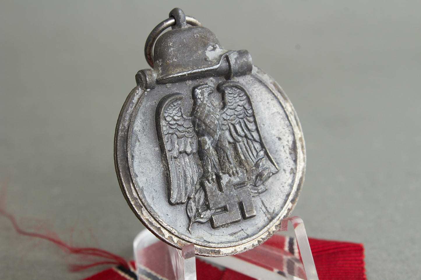 "Winterschlacht im Osten" Medal. Unmarked. Original.