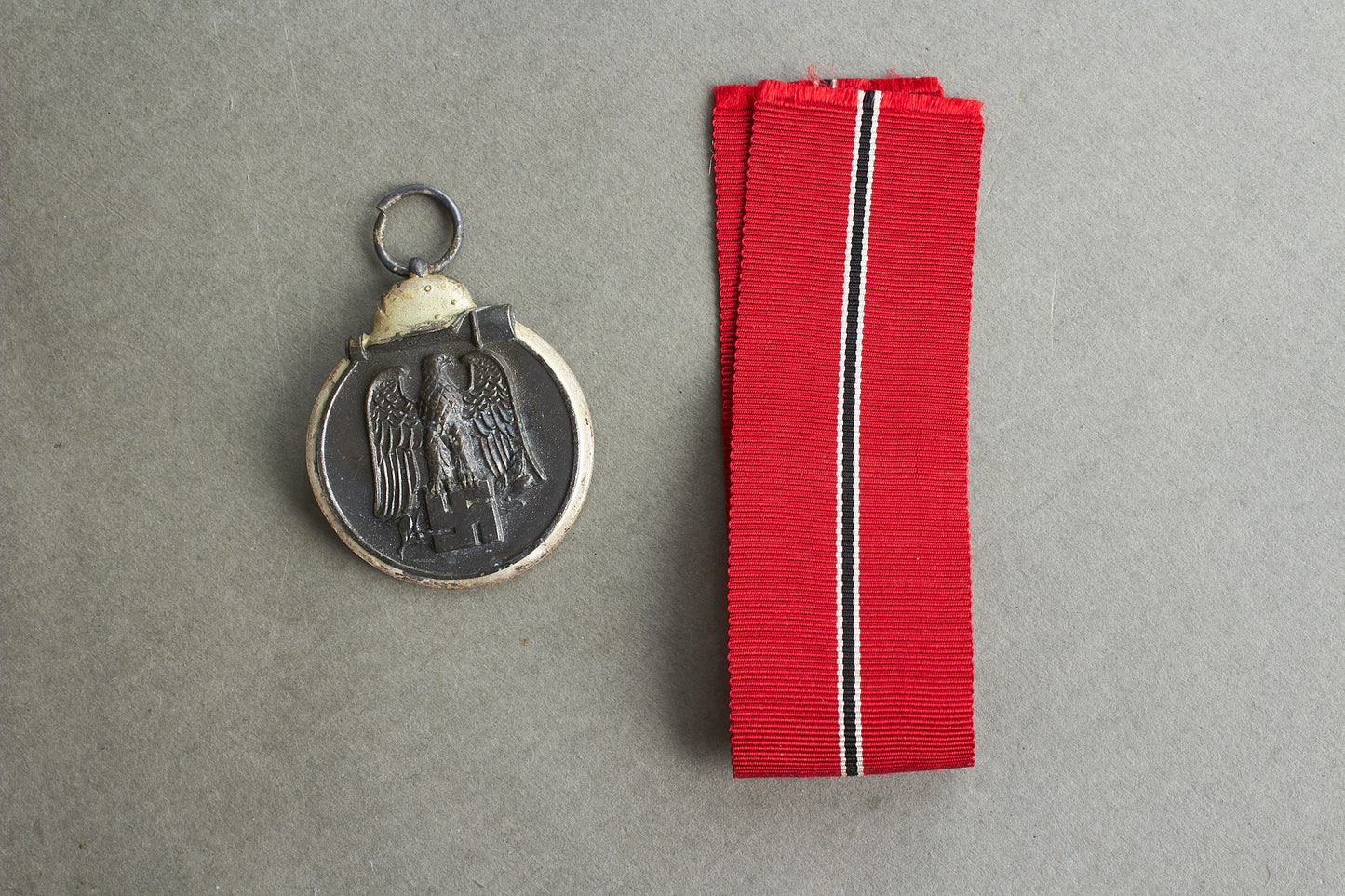 "Winterschlacht im Osten" Medal. Unmarked. Original.