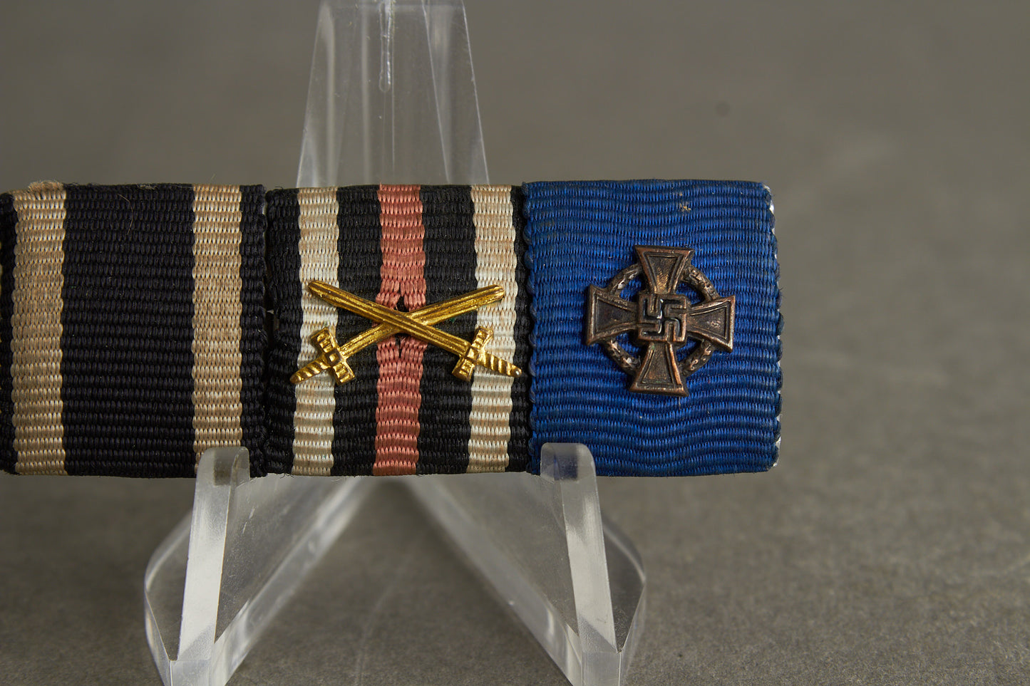 3-Place Ribbon Bar. Original.