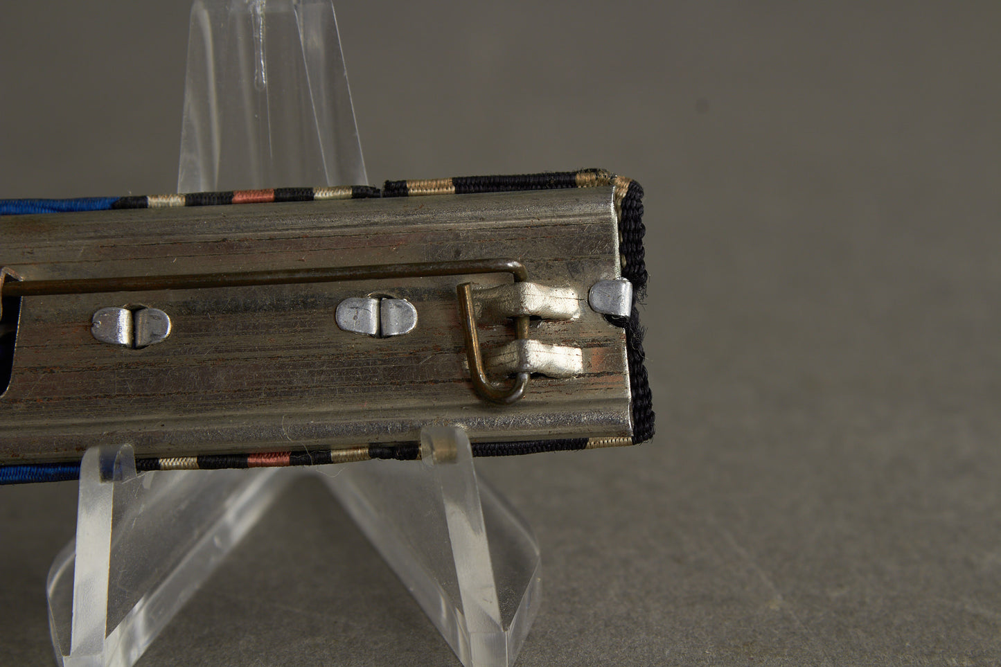 3-Place Ribbon Bar. Original.
