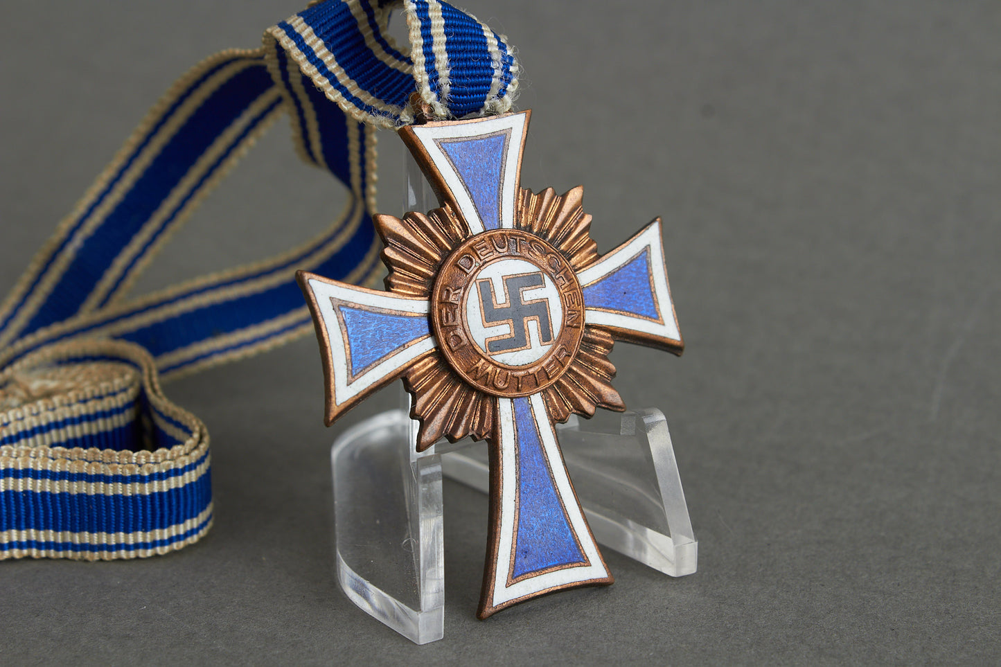 Mutterkreuz "Ehrenkreuz der Deutschen Mutter" in Bronze. Original.