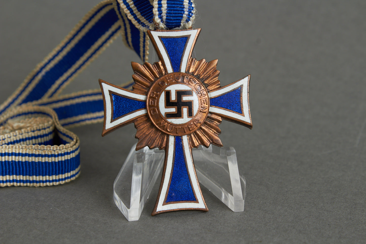 Mutterkreuz "Ehrenkreuz der Deutschen Mutter" in Bronze. Original.